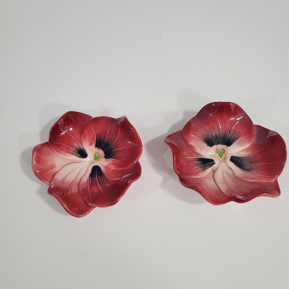 2 flower ring holders trinket trays